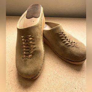 Troentorp green-tan suede clogs with braid detail, size 39